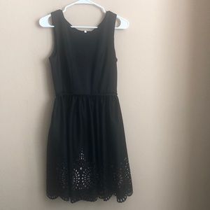 Sleeveless dress with cutout detail